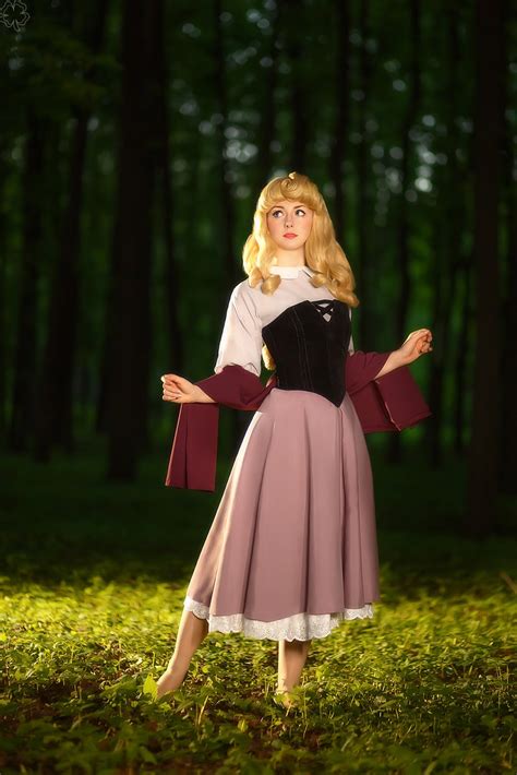 Elarte Cosplay: Sleeping Beauty - Princess Aurora Cosplay