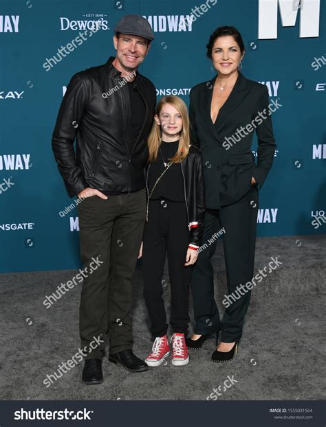 Scott Foley Wife Marika Dominczyk