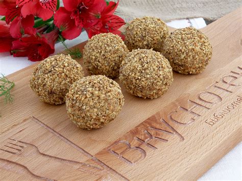 Бонбони от шарен боб с печени орехи (Арменска кухня) - Блогове ...
