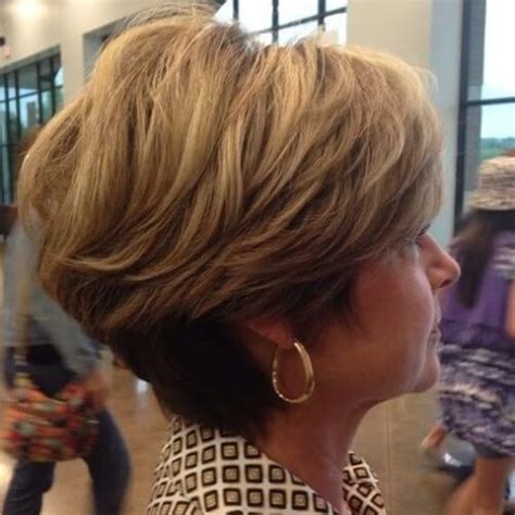 stacked bob wedge haircut