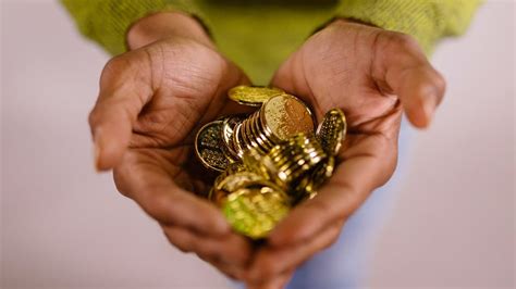 investing  gold royalty companies