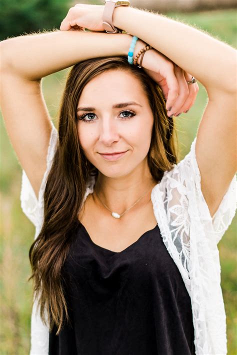 Skylar-Walk-2018-Eugene-Senior-Morgan-Lee-Photography-Jefferson-City