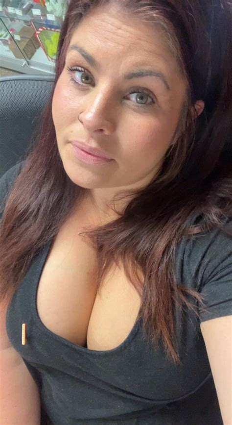 Just a hotwife looking for some fun : r/HotwivesCuckold