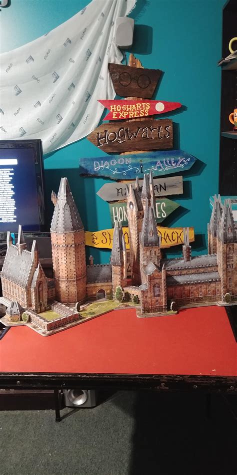 Wrebbit 3D Hogwarts castle 850 and 875 pieces each. Took me one week ...