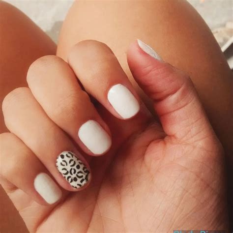 Infelizmente fico devendo alguns nomes de esmalte ... Não lembrei. 😕