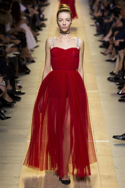 Неделя моды в Париже: Christian Dior весна 2017