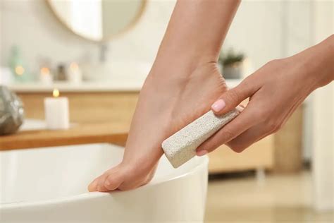 10 Powerful Home Remedies for Dry Feet - Chic Pedi