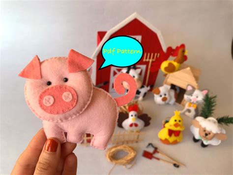 ithinksew patterns   pig felt pattern