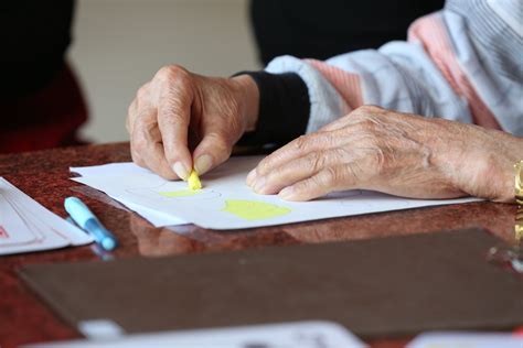 5 Early Warning Signs of Alzheimer's | Psychreg