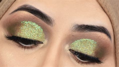Quick & Easy Glitter Makeup Tutorial | Makeup For Beginners | تعلمي ...
