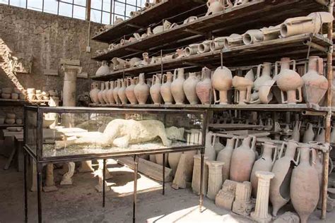 Objetos Antigos E Construções São Fontes Da Cultura
