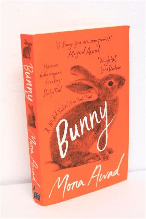 Bunny - Mona Awad (käytetty) | Aavetaajuus-kirjakauppa ja -antikvariaatti