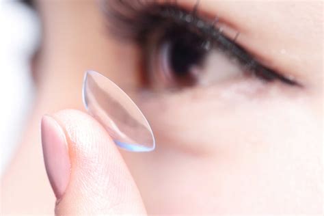 How to Adjust to New Contact Lenses As a First-Timer | Crazy Fat Loss