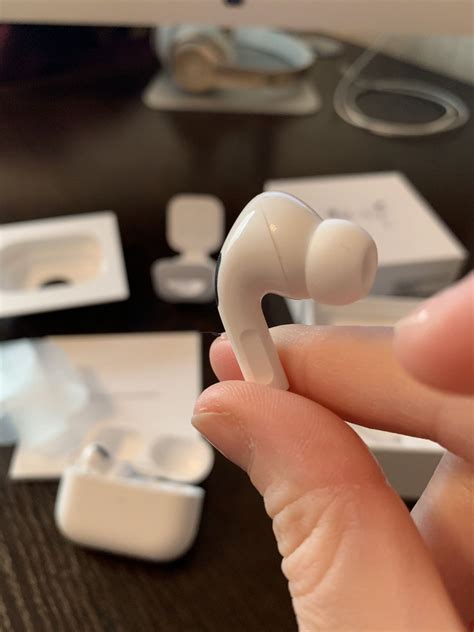 Купить Наушники APPLE AirPods Pro with Wireless Charging Case MWP22RU/A ...