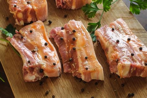 Маринад для свиных ребрышек на мангале – простой и вкусный рецепт, как ...
