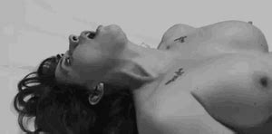 Urigg2669 - Licking