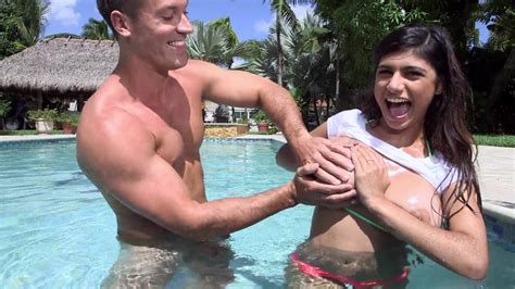 mia khalifa fucked outdoors   pool redtube