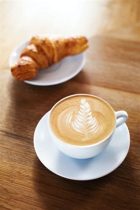 Café Latte vs Cappuccino: The Ultimate Battle of The Brews - Daily ...