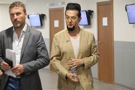 Евгени Минчев: Всеки ден на улицата съм жертва. Съдът: Показали сте ...