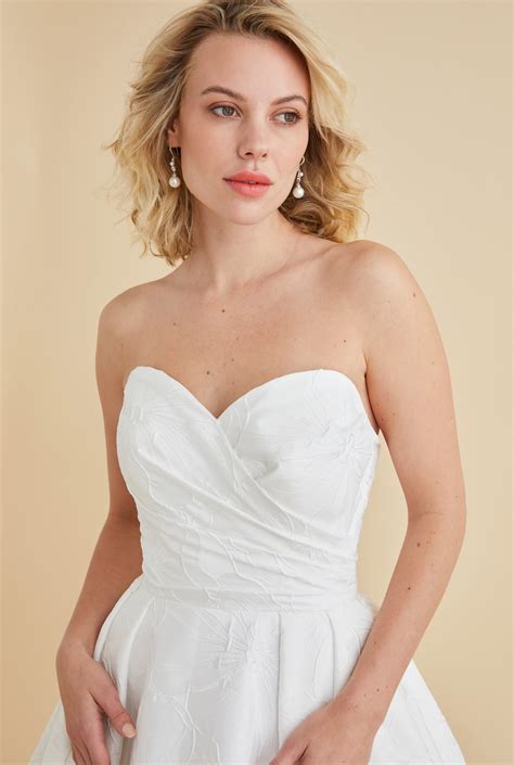 Aura Wedding Dress | Astrid & Mercedes by Lea-Ann Belter