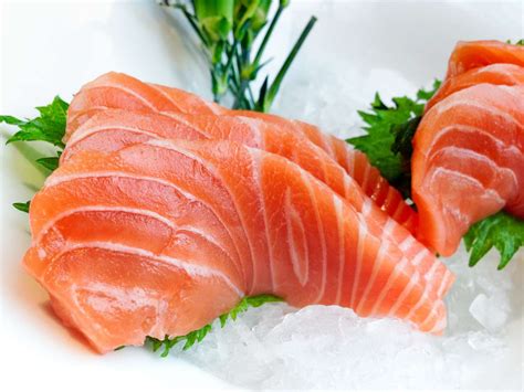 Sushi Vs. Sashimi: What's The Difference?