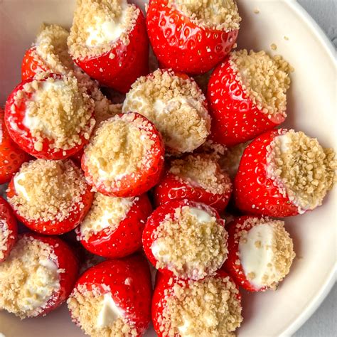 Strawberry Cheesecake Bites - Eva Koper