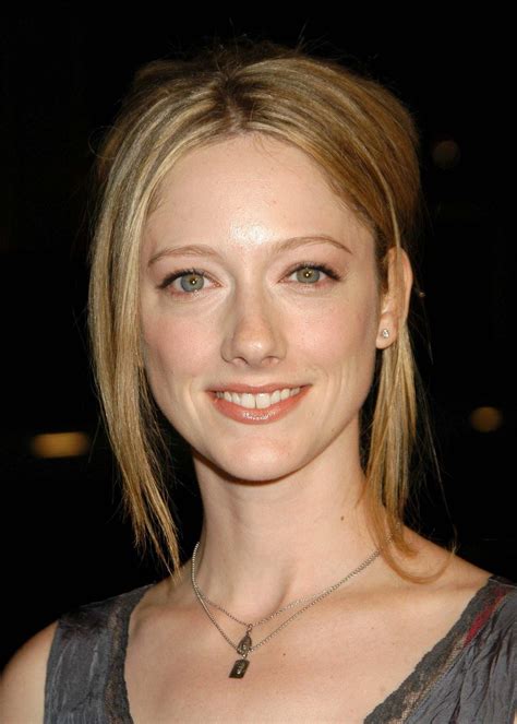 Actress judy greer poses for a portrait at the 2013 d23 expo on – Artofit
