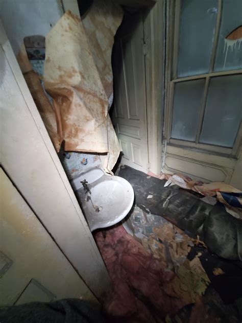 House inside attic| Man finds secret house inside attic that 'looks