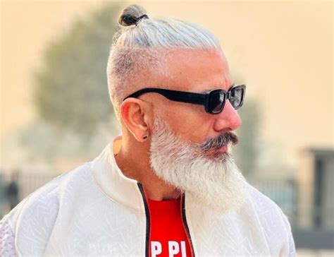 23 Stylish Hairstyles for Older Men With A Beard — Beard Style