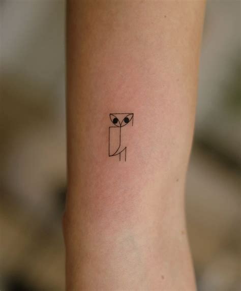 21 Small Tattoo Ideas For Women (That you will Love) - ByVoulaCon