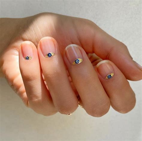 Las 25 ideas de uñas de gel cortas más bonitas y originales