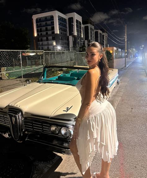 Emely Hernandez (@emelylhernandez) • Instagram photos and videos