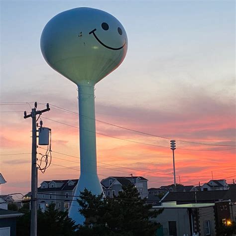 Smiley Face Water Tower in Longport, NJ (6 Photos)