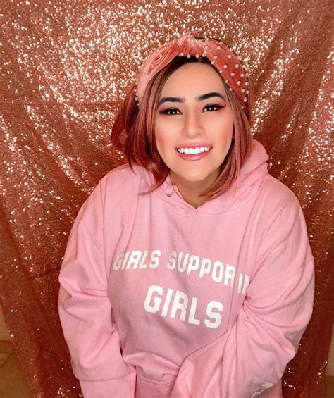 Stephanie Martinez added a new photo... - Stephanie Martinez