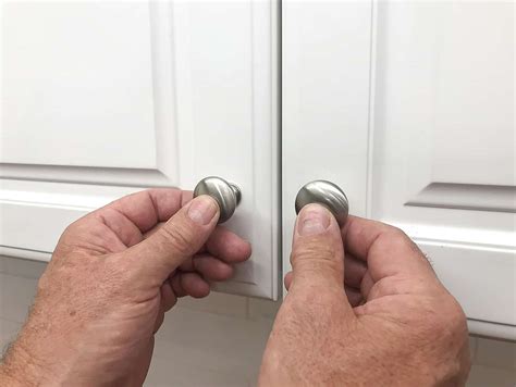 Cabinet Door Knob Installation : True Position Tools