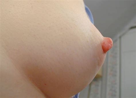 横からのアングルに拘った乳首接写画像集 | エロログZ