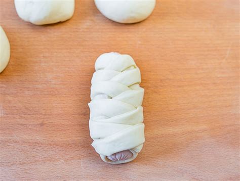Рецепт булочек с сосисками с фото пошагово на Вкусном Блоге