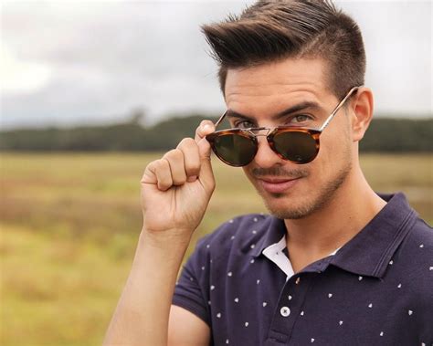 sabias  vadhir derbez tiene  famoso primo  tambien se llama