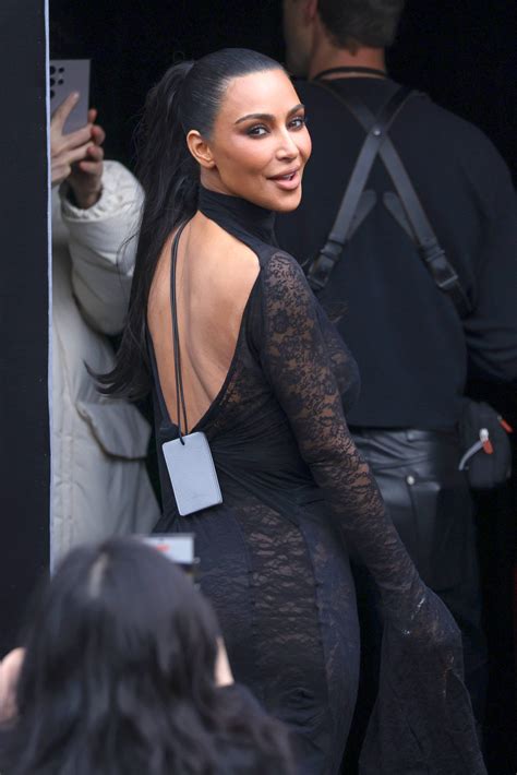 Kim Kardashian Balenciaga Paris Fashion Show Big Ass Curvy Body - Hot