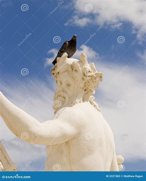 Statue with Pigeon stock image. Image of blue, travel - 3327483
