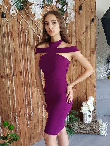 Утонченное вишневое платье. Paetka