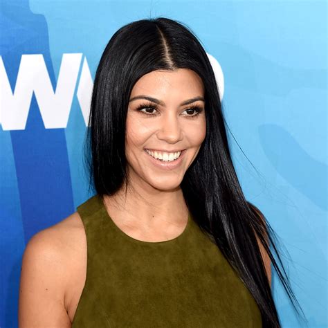 Kourtney Kardashian muestra la lencería sensual para San Valentín a los