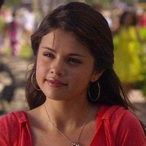 Selena Gomez | Selena gomez, Selena gomez outfits, Selena gomez outfits ...