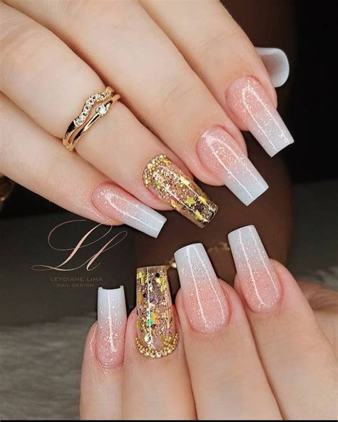 Unha Em Gel Decorada Dourada - Unha de gel quadrada decorada: ideias únicas e delicadas para se inspirar