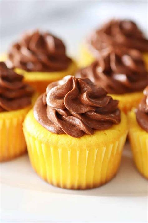 Moist Yellow Cupcakes with Chocolate Buttercream Frosting - Simply ...