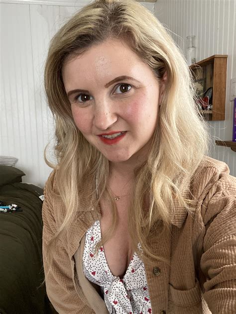 Happy Friday, sexy babes! : r/selfie