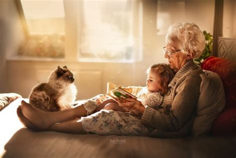 15 фото, на которых запечатлены счастливые моменты общения бабушек и ...