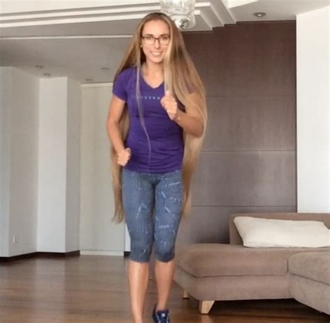 VIDEO - Soft, silky and beautiful