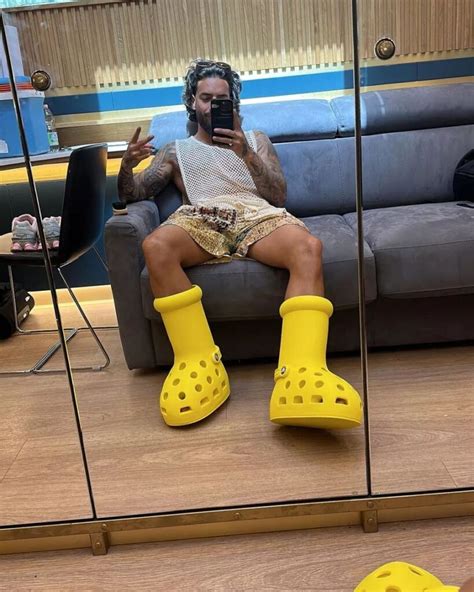 mschf  crocs yellow boots la tendencia regresa  paris hilton  la