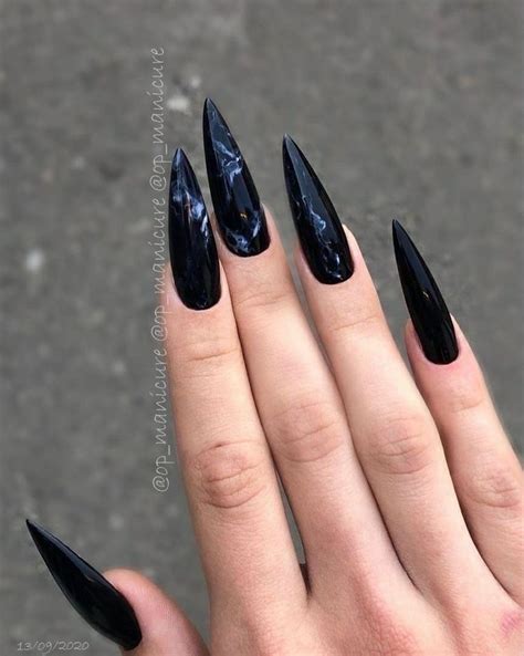 От ненависти до любви. | Stylish nails, Manicure, Goth nails